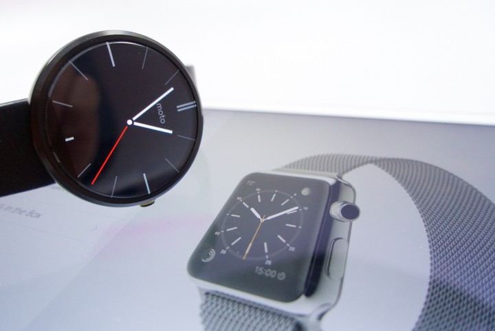 Lär dig hur jämförelsen mellan Apple Watch och Moto 360 blir bättre.