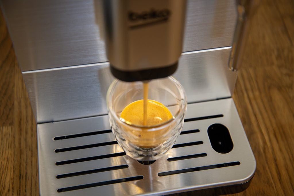 Beko Bean To Cup kaffemaskin med Steam Wand CEG5311 hälla espresso