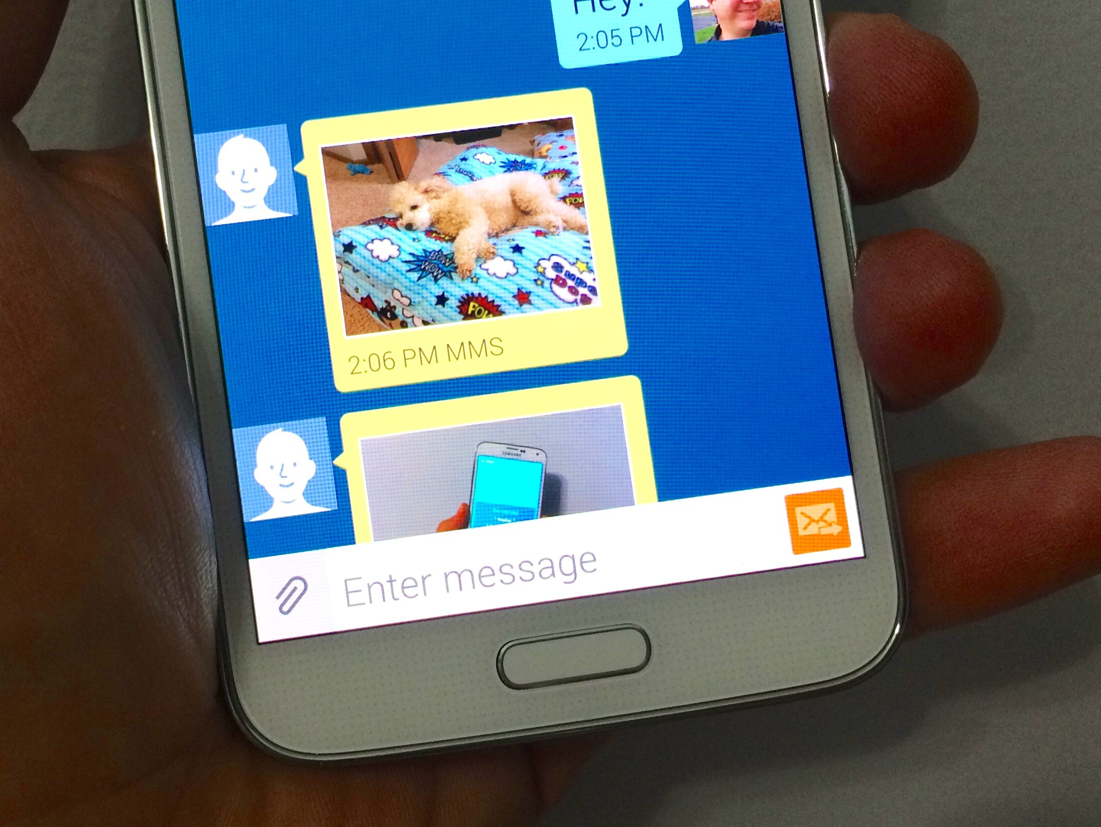Så här sparar du ett foto på Galaxy S5 som du får som ett textmeddelande.