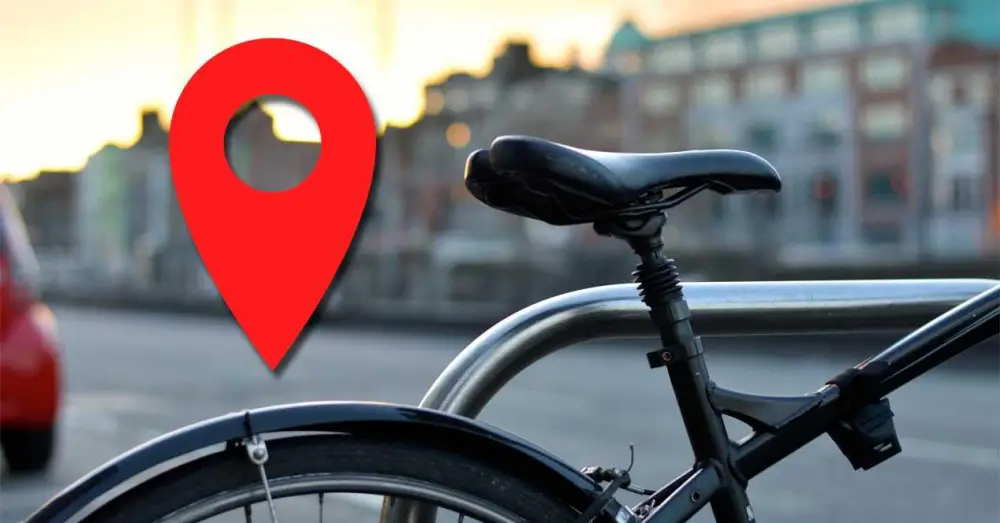 Use your mobile as GPS on your bike without receiving a fine